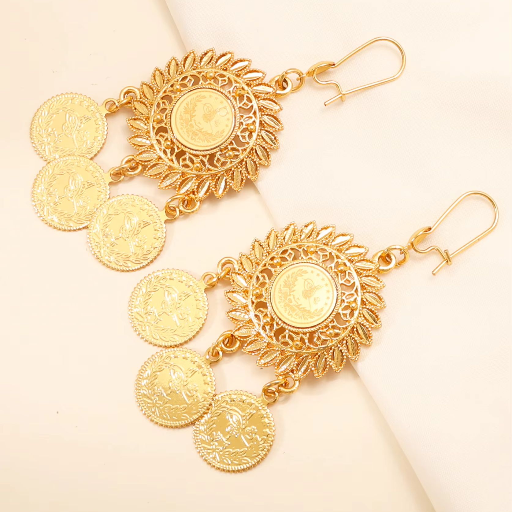 Ethnic Fashion Co In - KDE Vintage Boho Etnische Bloemenoorbellen, Vergulde